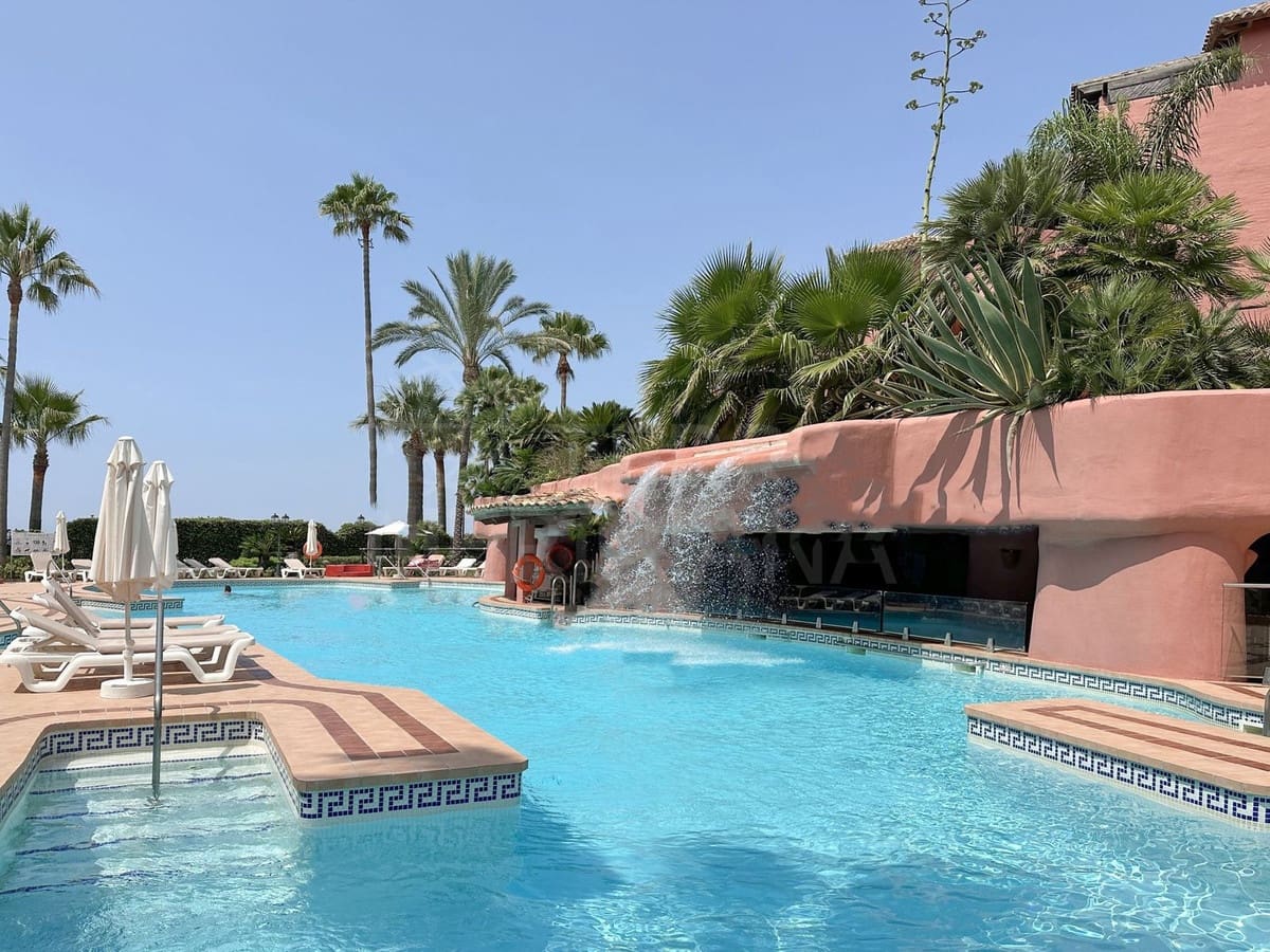 3 soveværelse Penthouse til salg i Estepona med swimmingpool garage - € 1.800.000 (Ref: 9699209)