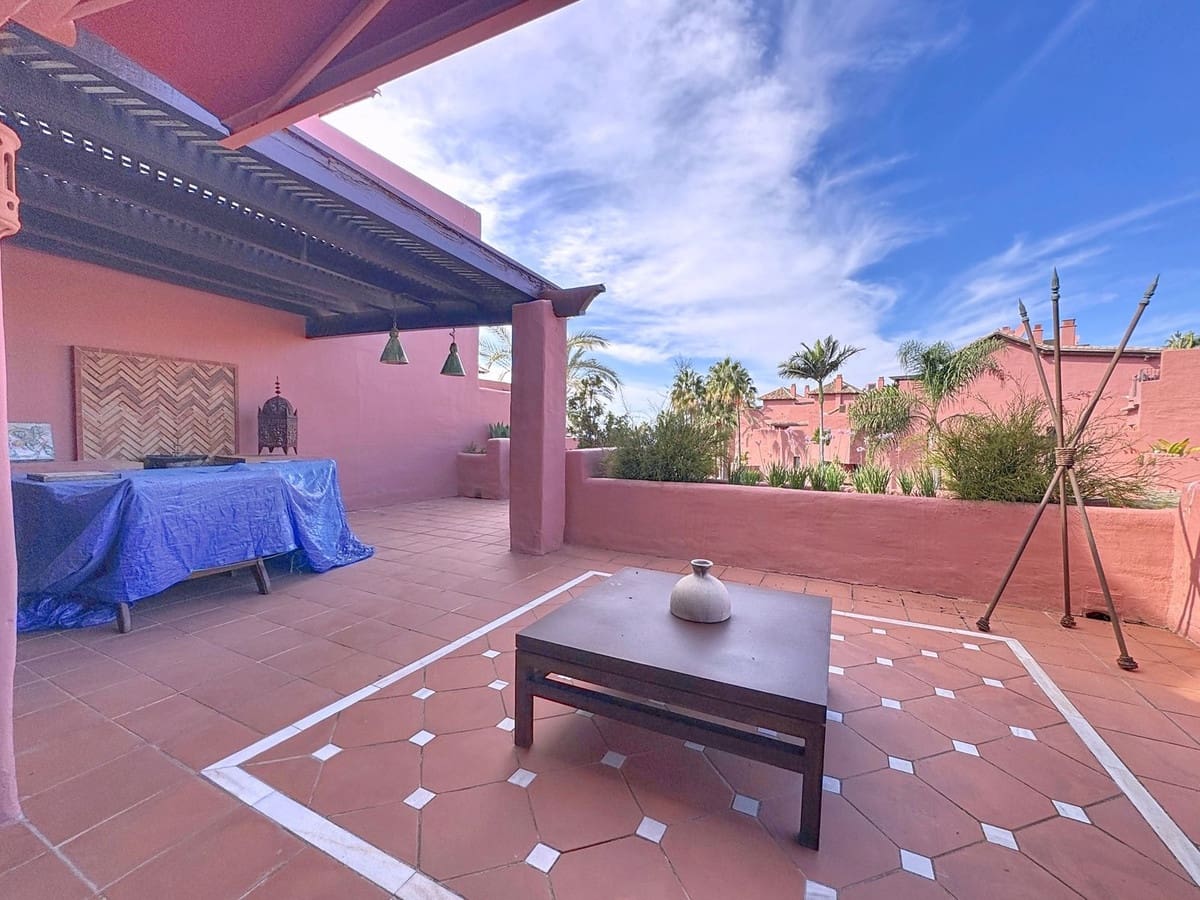 3 soveværelse Penthouse til salg i Estepona med swimmingpool garage - € 1.800.000 (Ref: 9699209)