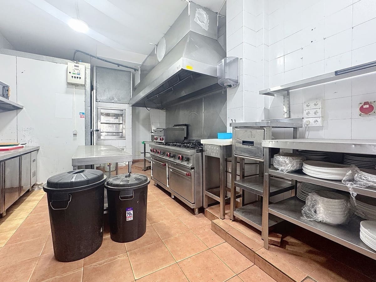 Restaurant/Bar til salg i Estepona - € 550.000 (Ref: 9699210)