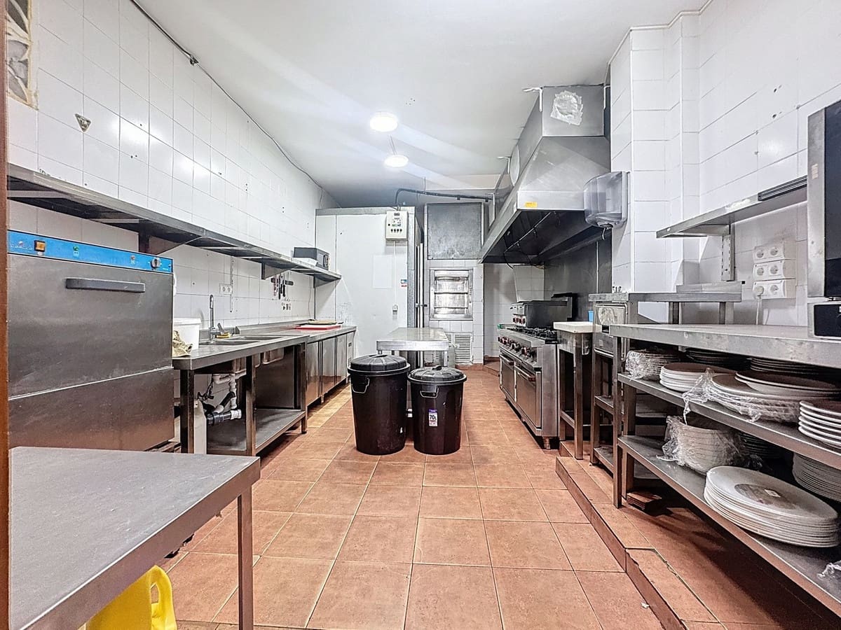 Restaurant/Bar til salg i Estepona - € 550.000 (Ref: 9699210)
