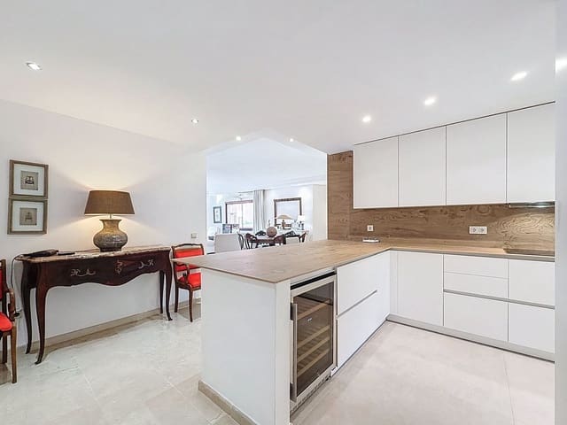 2 camera da letto Appartamento sulla Spiaggia in vendita in Resinera-Voladilla, Estepona con piscina garage - 1.083.000 € (Rif: 9699211)