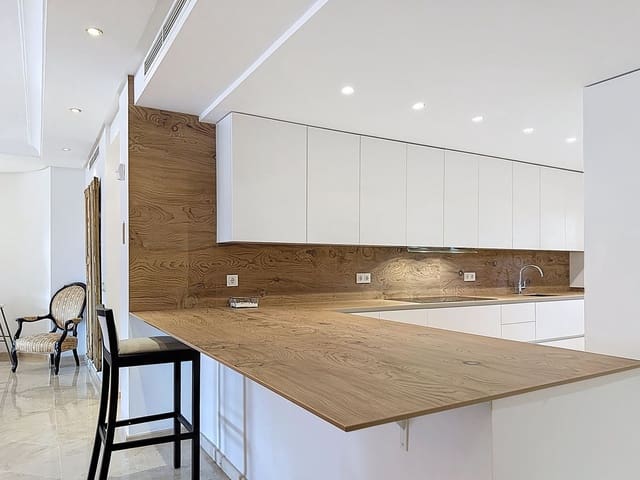 2 camera da letto Appartamento sulla Spiaggia in vendita in Resinera-Voladilla, Estepona con piscina garage - 1.083.000 € (Rif: 9699211)