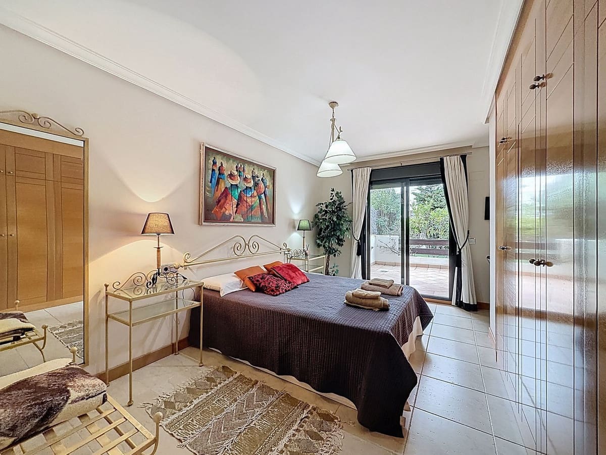 3 slaapkamer Appartement te koop in Estepona met zwembad garage - € 949.000 (Ref: 9756255)