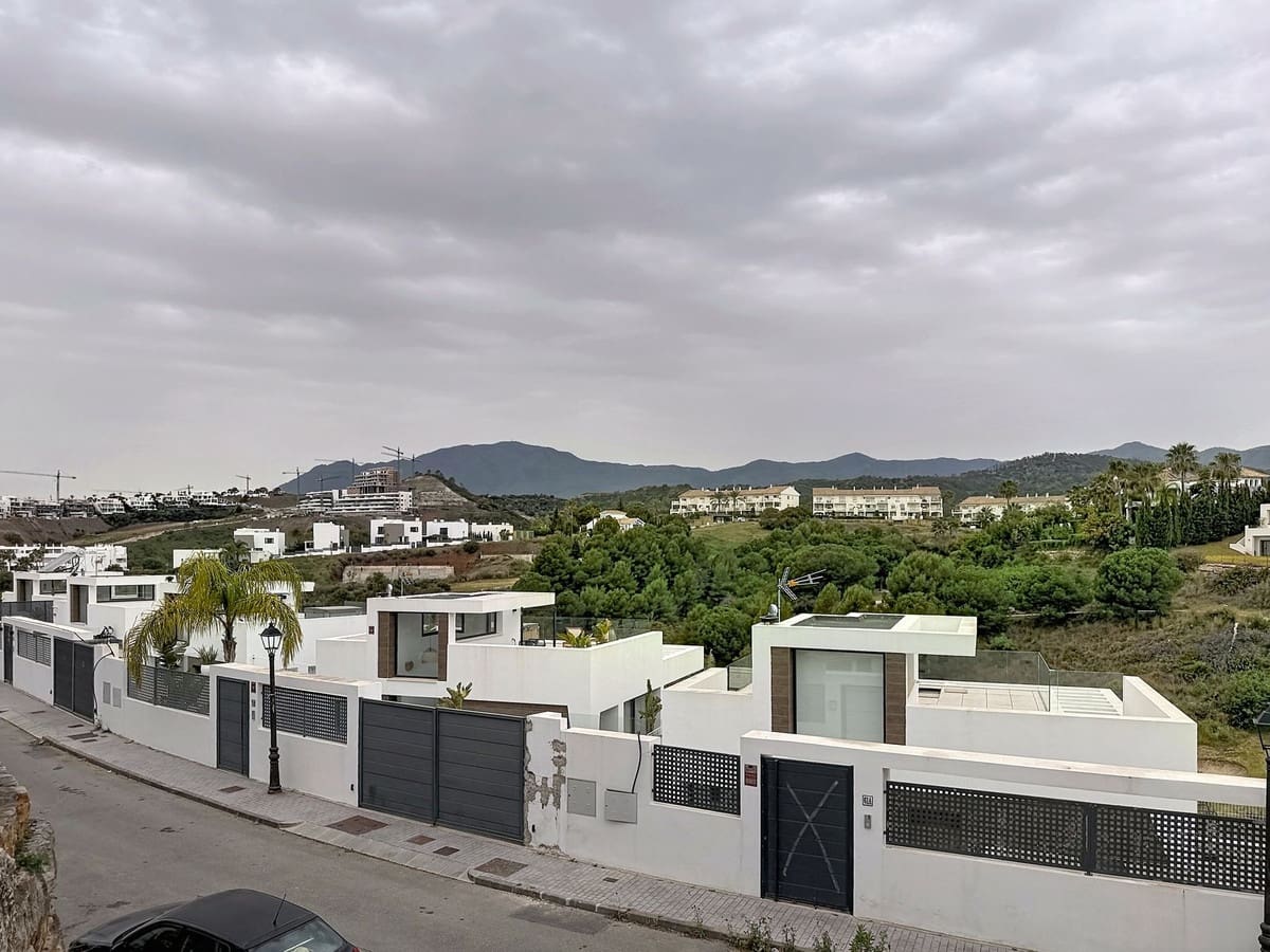 3 slaapkamer Appartement te koop in Estepona met zwembad garage - € 949.000 (Ref: 9756255)