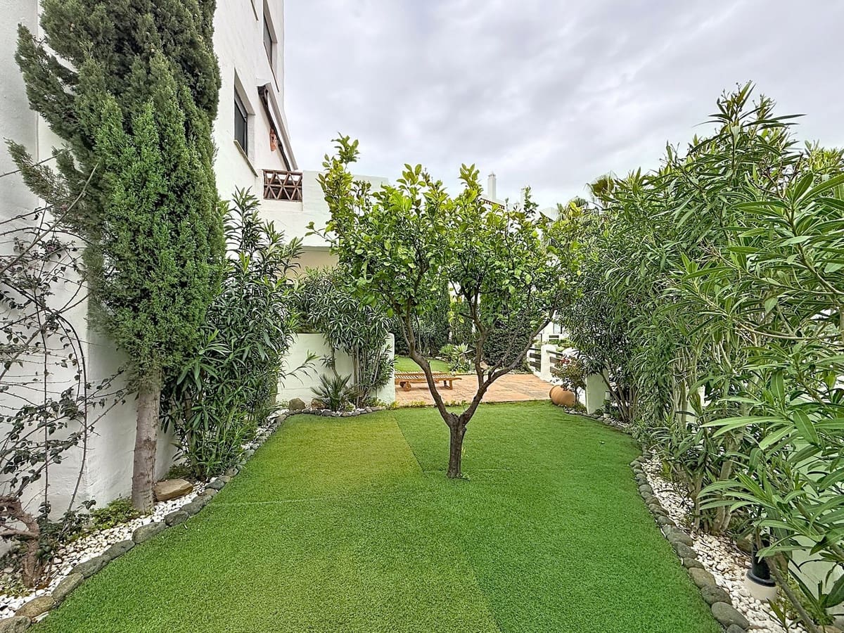 3 slaapkamer Appartement te koop in Estepona met zwembad garage - € 949.000 (Ref: 9756255)