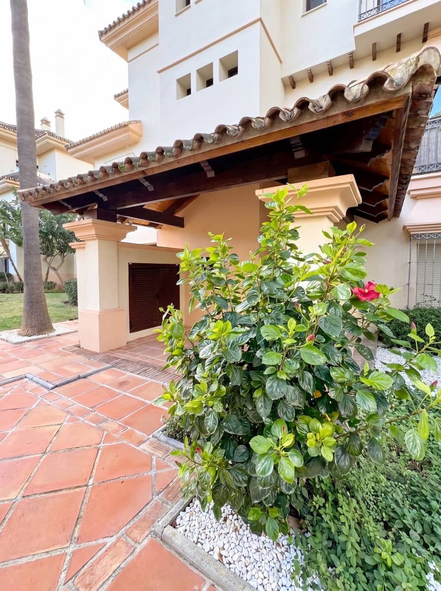 2 soveværelse Lejlighed til salg i Rio Real med swimmingpool garage - € 485.000 (Ref: 9829630)