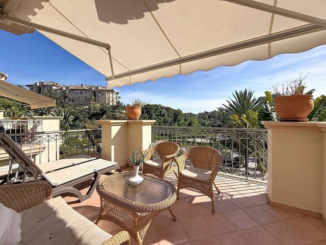 2 sypialnia Apartament na sprzedaż w Río Real, Marbella z basenem garażem - 485 000 € (Ref: 9829630)