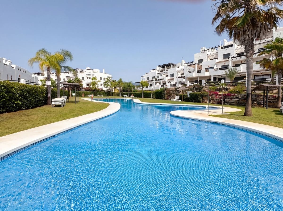 2 soveværelse Lejlighed til salg i Marbella med swimmingpool garage - € 419.000 (Ref: 9836826)