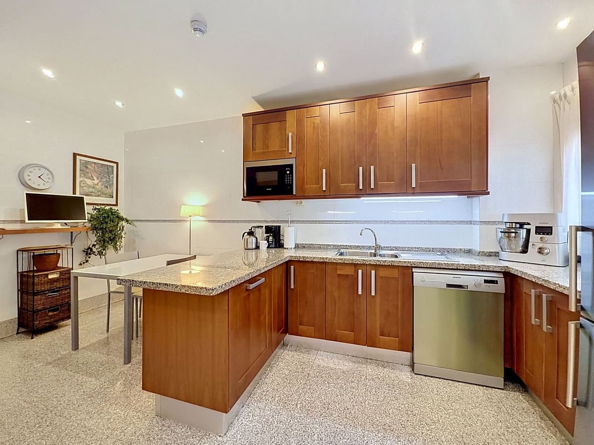 4 bedroom Apartment for sale in Guadalmansa with pool garage - € 896,000 (Ref: 9877592)
