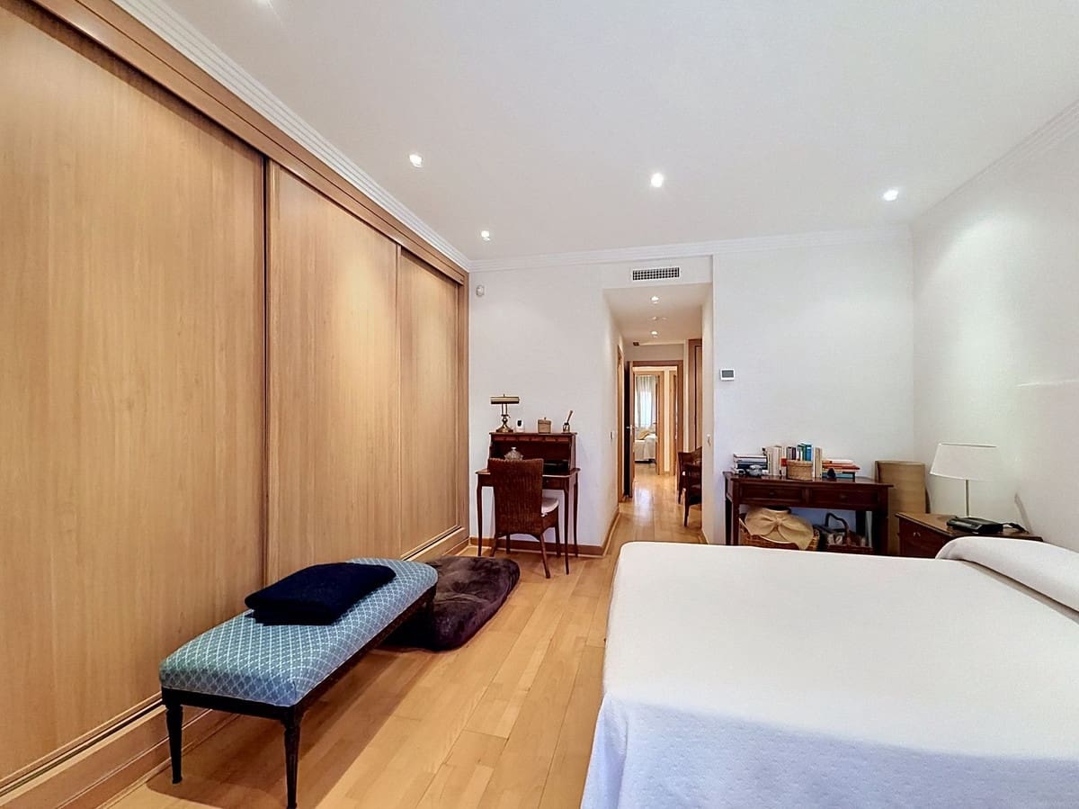 4 bedroom Apartment for sale in Guadalmansa with pool garage - € 896,000 (Ref: 9877592)