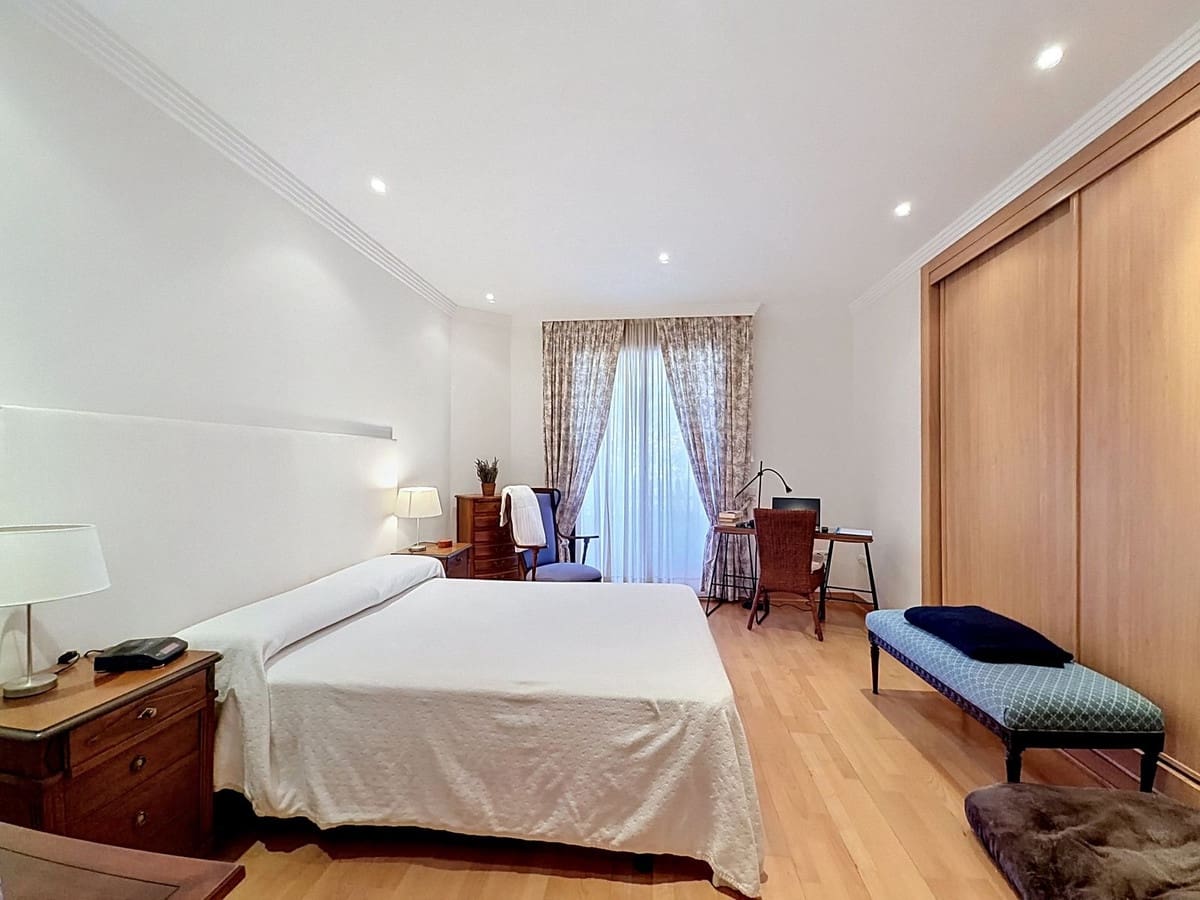 4 bedroom Apartment for sale in Guadalmansa with pool garage - € 896,000 (Ref: 9877592)