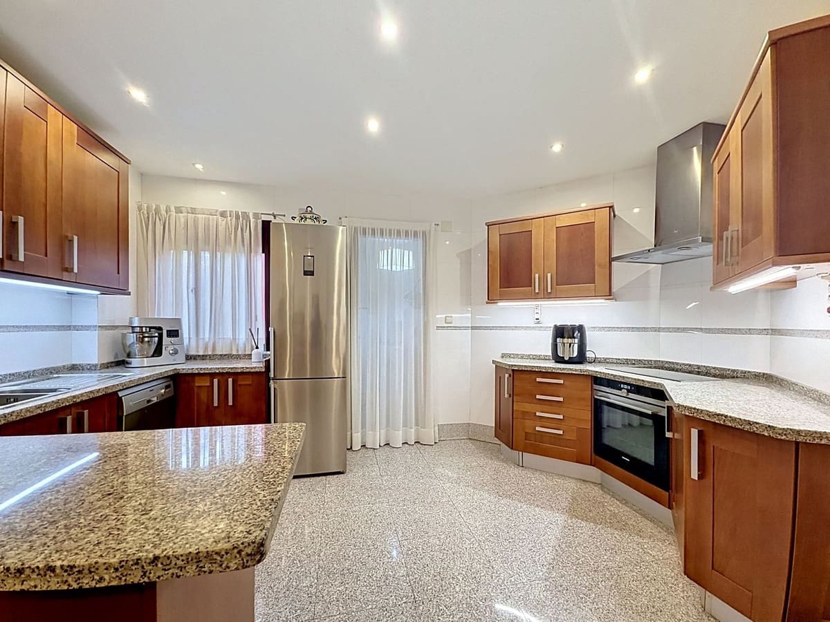 4 bedroom Apartment for sale in Guadalmansa with pool garage - € 896,000 (Ref: 9877592)