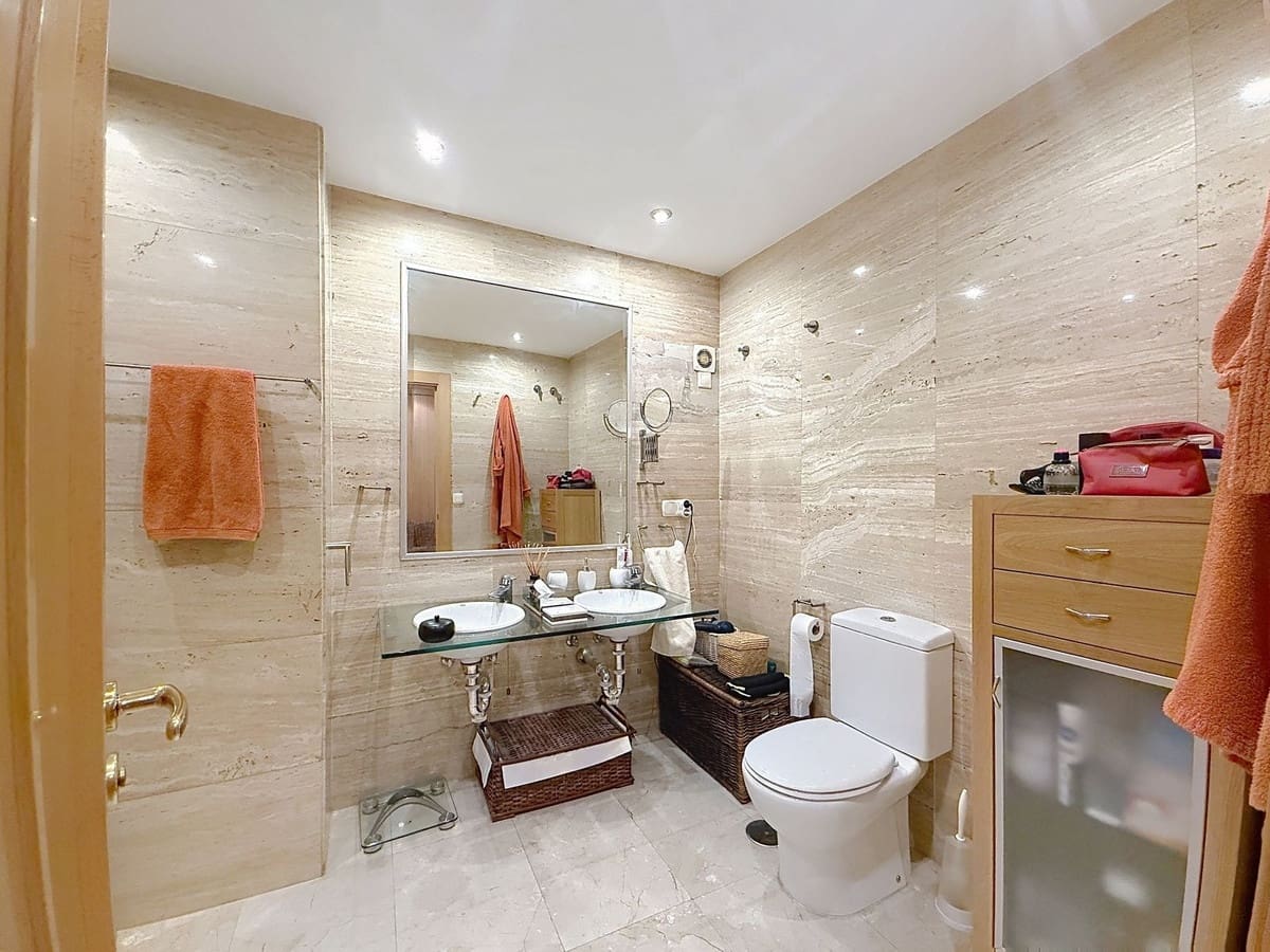 4 bedroom Apartment for sale in Guadalmansa with pool garage - € 896,000 (Ref: 9877592)