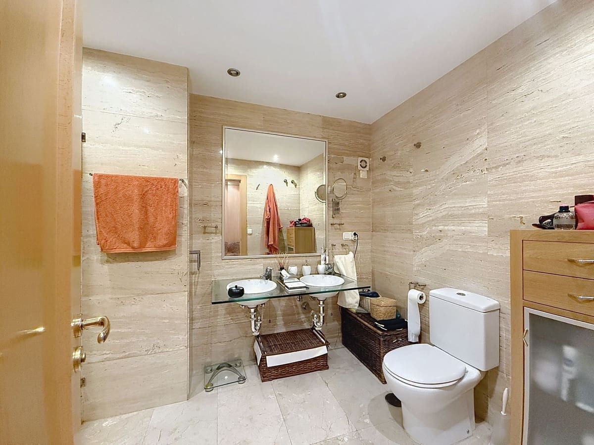 4 bedroom Apartment for sale in Guadalmansa with pool garage - € 896,000 (Ref: 9877592)