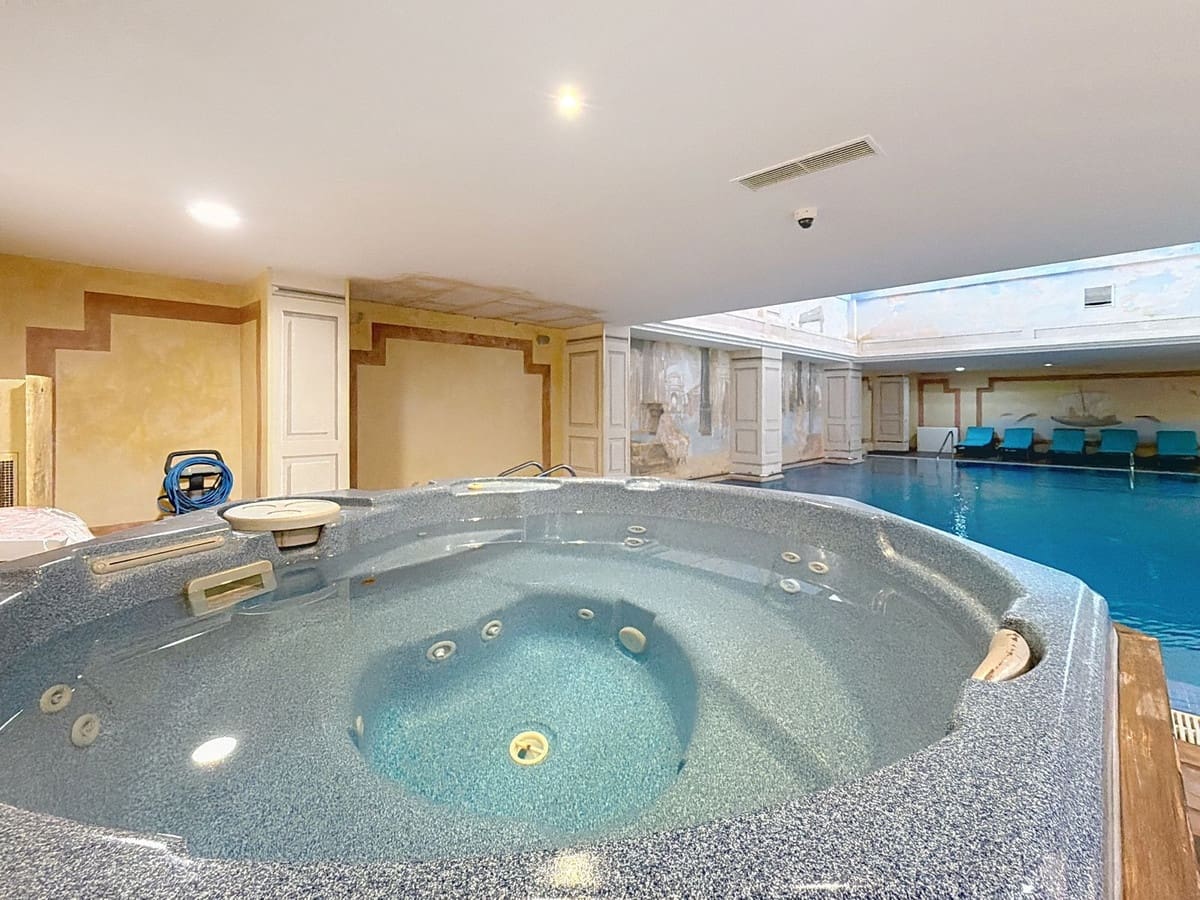 4 bedroom Apartment for sale in Guadalmansa with pool garage - € 896,000 (Ref: 9877592)