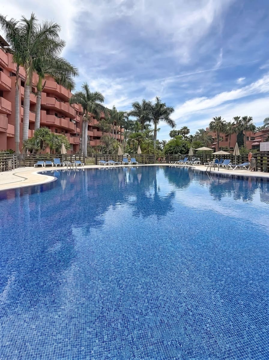 4 bedroom Apartment for sale in Guadalmansa with pool garage - € 896,000 (Ref: 9877592)