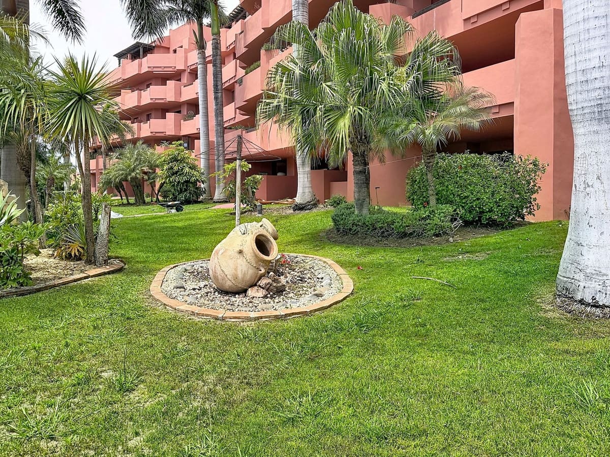 4 bedroom Apartment for sale in Guadalmansa with pool garage - € 896,000 (Ref: 9877592)