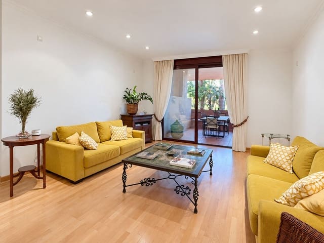 Apartamento de 4 habitaciones en Guadalmansa, Estepona en venta con piscina garaje - 896.000 € (Ref: 9877592)