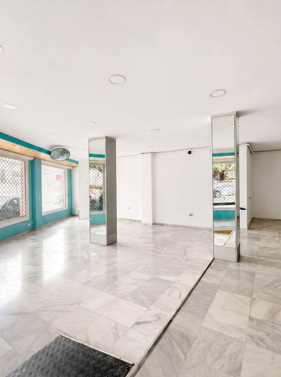 Negocio en San Pedro de Alcantara en venta - 320.000 € (Ref: 9880266)