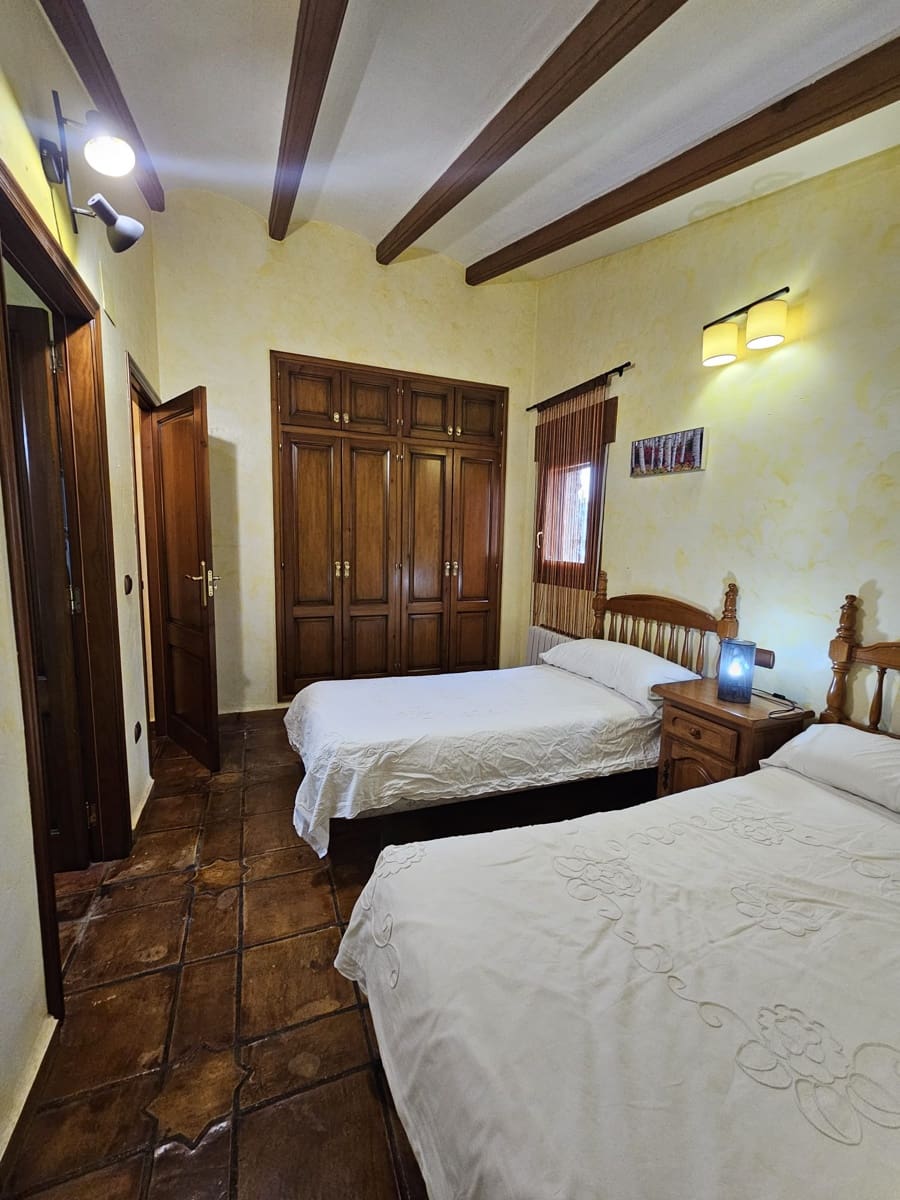 4 soveværelse Finca/Landehus til salg i Calpe / Calp med swimmingpool garage - € 840.000 (Ref: 8201682)