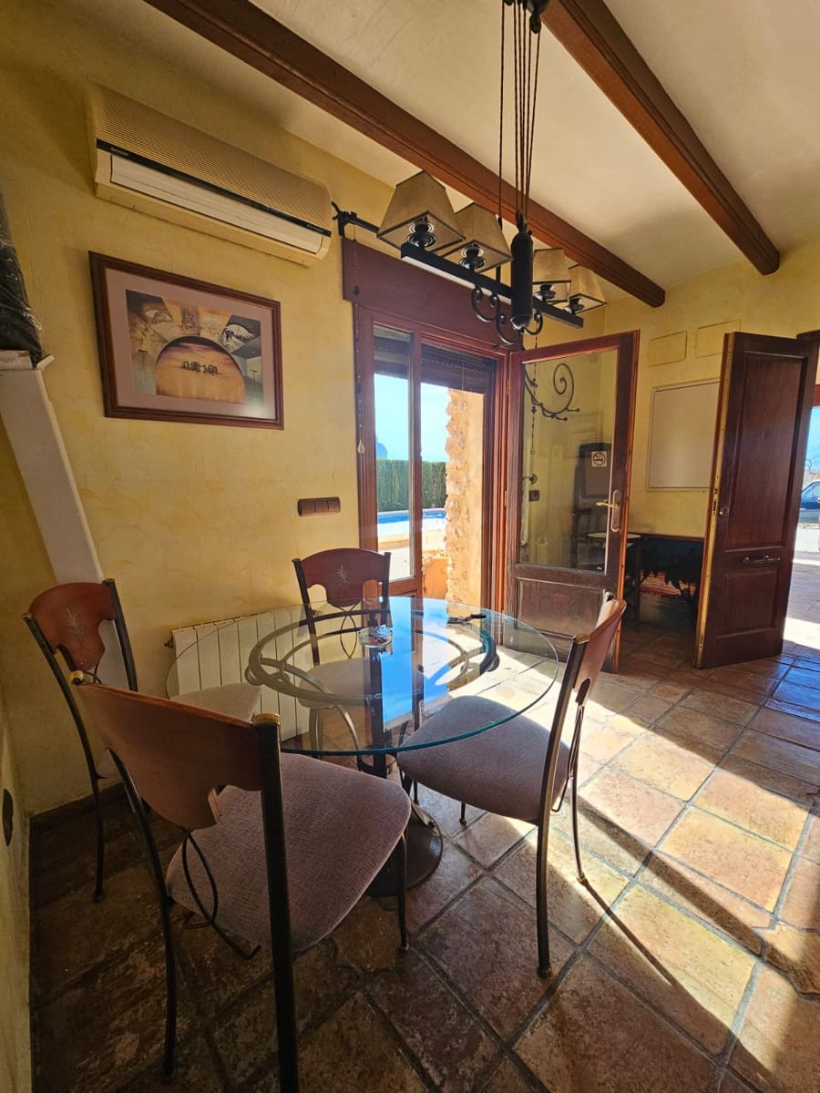 4 soveværelse Finca/Landehus til salg i Calpe / Calp med swimmingpool garage - € 840.000 (Ref: 8201682)