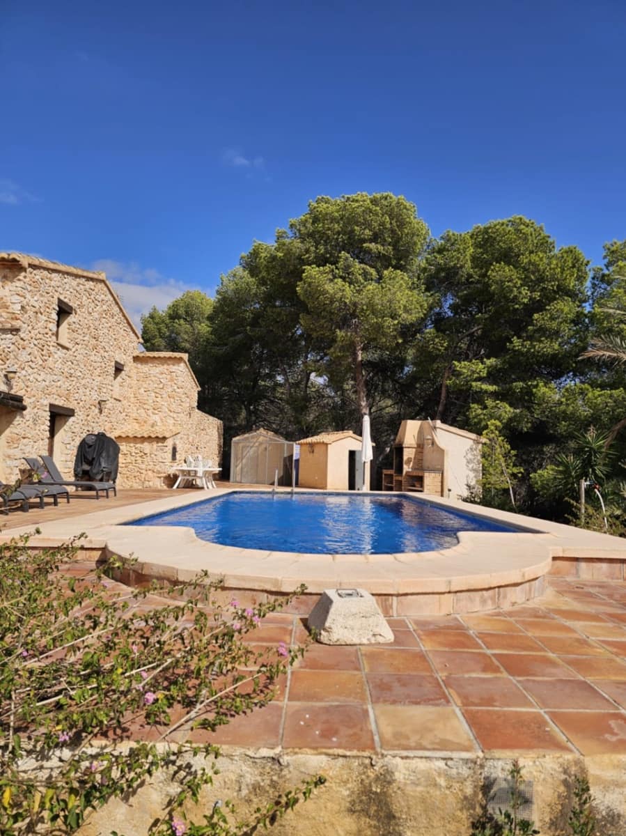 4 soveværelse Finca/Landehus til salg i Calpe / Calp med swimmingpool garage - € 840.000 (Ref: 8201682)