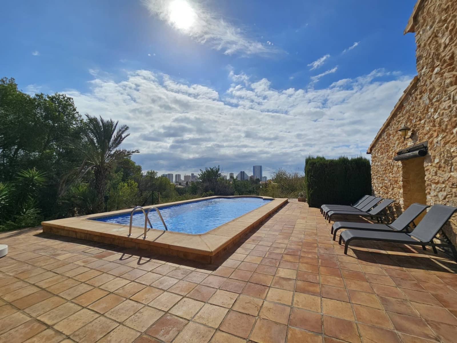 4 soveværelse Finca/Landehus til salg i Calpe / Calp med swimmingpool garage - € 840.000 (Ref: 8201682)