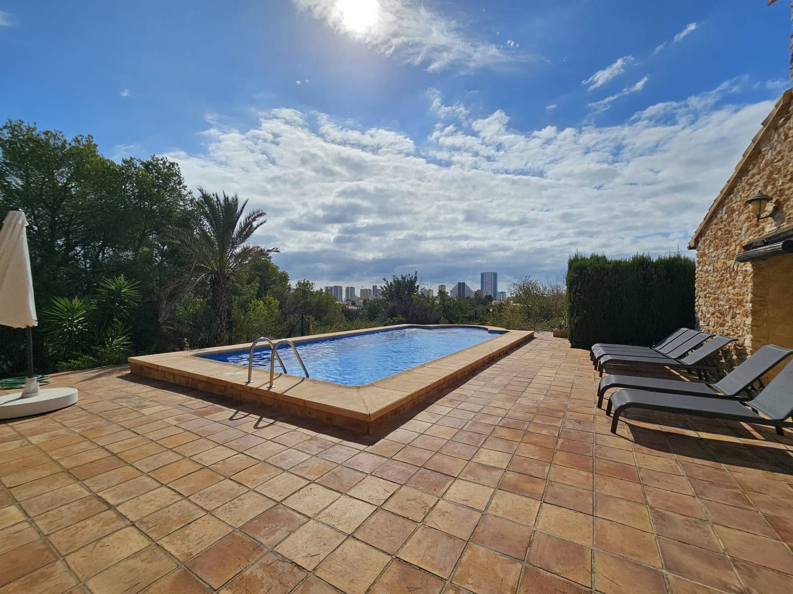 4 soveværelse Finca/Landehus til salg i Calpe / Calp med swimmingpool garage - € 840.000 (Ref: 8201682)