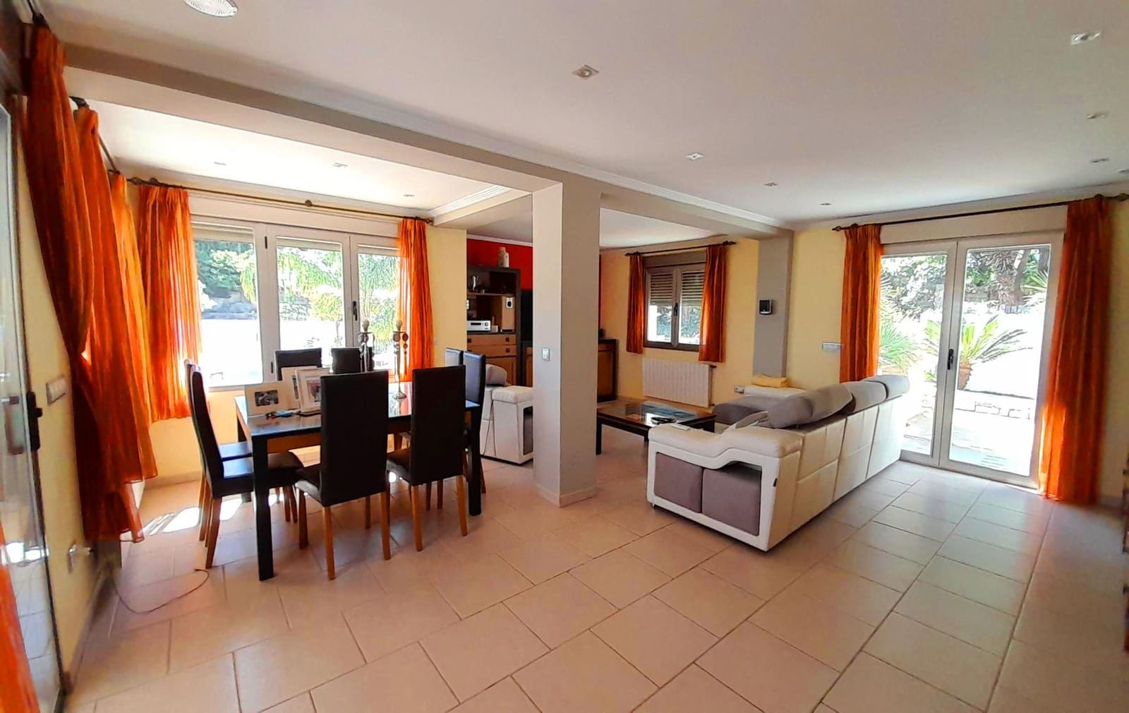 4 sovrum Villa till salu i Denia med pool garage - 645 000 € (Ref: 8531277)