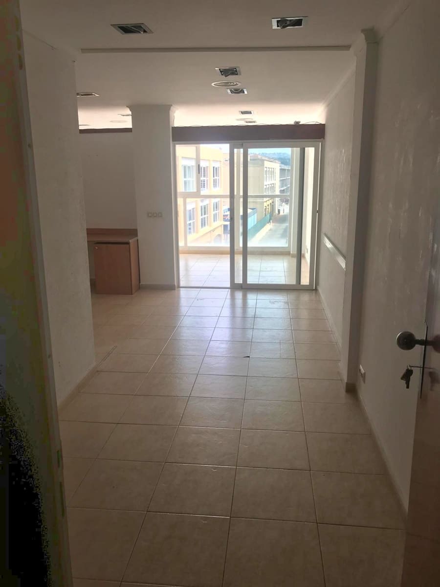 2 makuuhuone Kaupallinen myytävänä paikassa Arenal mukana 
autotalli - 140 000 € (Ref: 8840860)