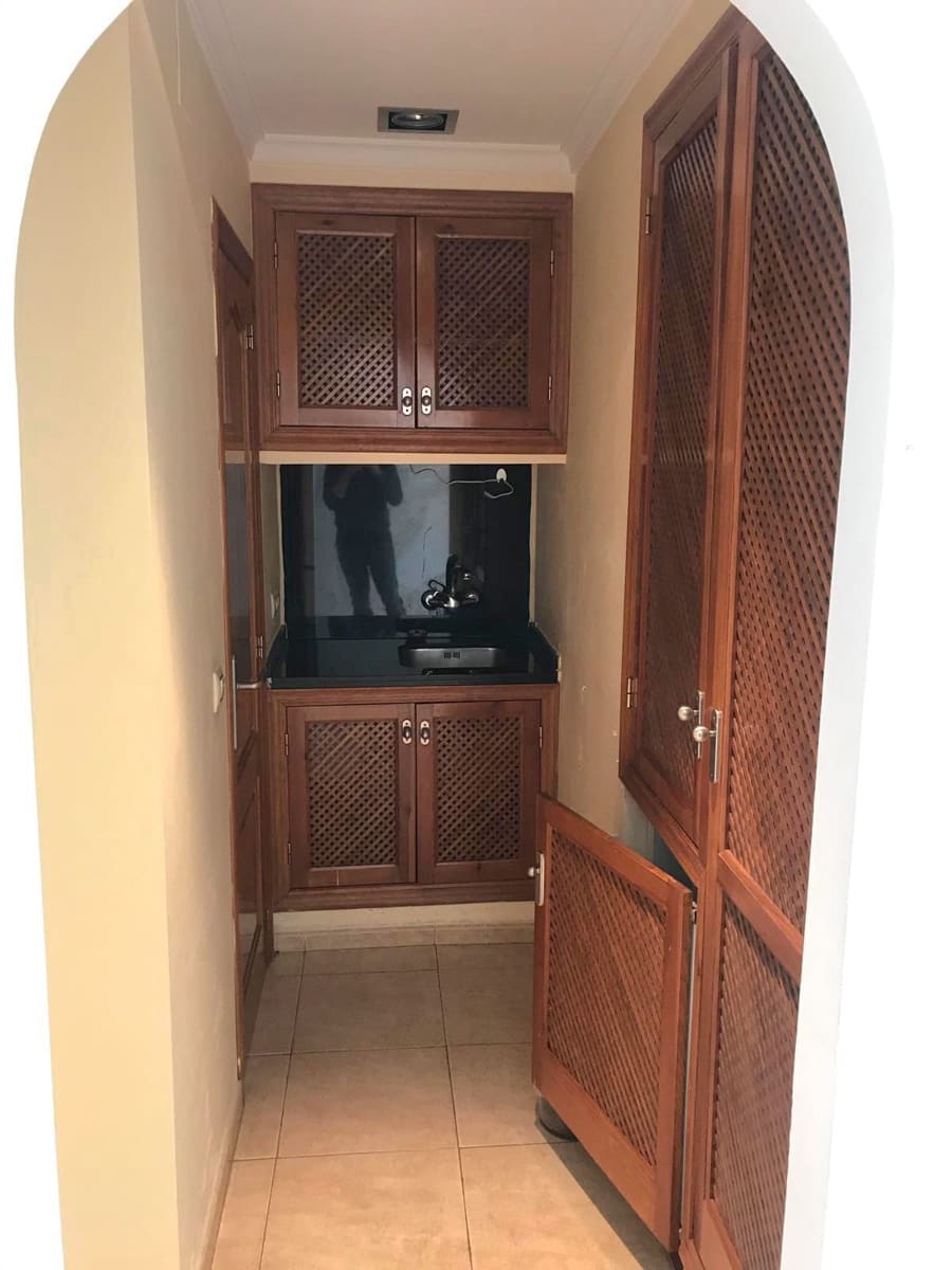 2 makuuhuone Kaupallinen myytävänä paikassa Arenal mukana 
autotalli - 140 000 € (Ref: 8840860)