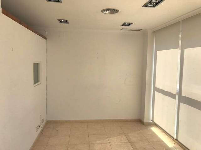 2 bedroom Commercial for sale in Arenal, Javea / Xàbia with garage - € 140,000 (Ref: 8840860)