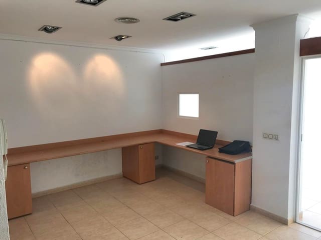 2 bedroom Commercial for sale in Arenal, Javea / Xàbia with garage - € 140,000 (Ref: 8840860)