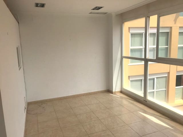 2 bedroom Commercial for sale in Arenal, Javea / Xàbia with garage - € 140,000 (Ref: 8840860)