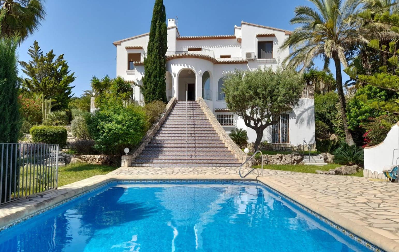 4 soveværelse Villa til salg i Denia med swimmingpool garage - € 690.000 (Ref: 8854645)