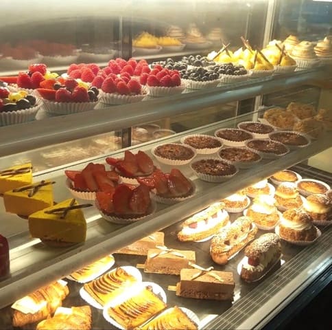 Commercial for sale in Teulada Pueblo, Teulada-Moraira with garage - € 50,000 (Ref: 8923353)