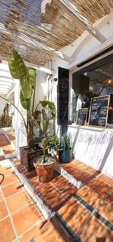 Commercial for sale in Teulada Pueblo, Teulada-Moraira with garage - € 50,000 (Ref: 8923353)