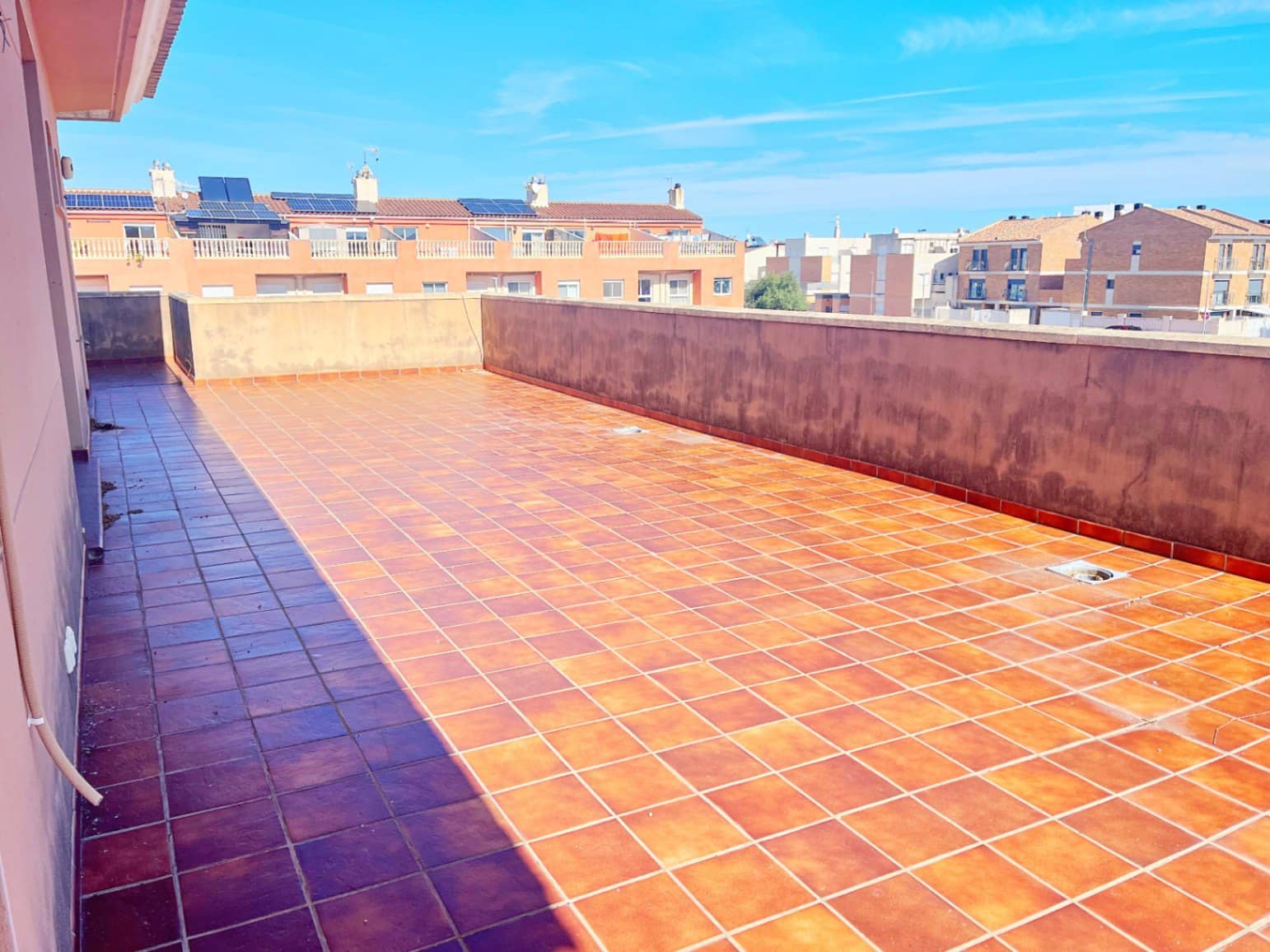 7 chambre Villa/Maison à vendre à Piles avec piscine garage - 520 000 € (Ref: 9022602)