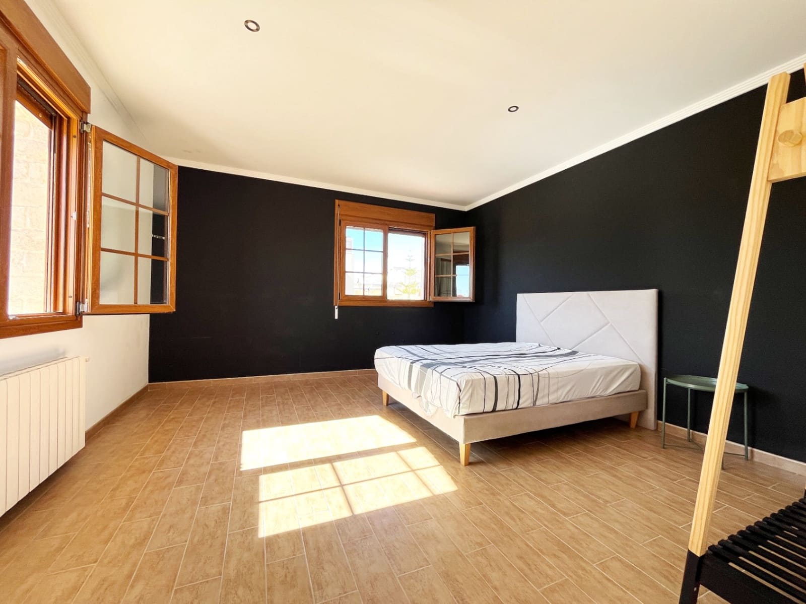 7 chambre Villa/Maison à vendre à Piles avec piscine garage - 520 000 € (Ref: 9022602)