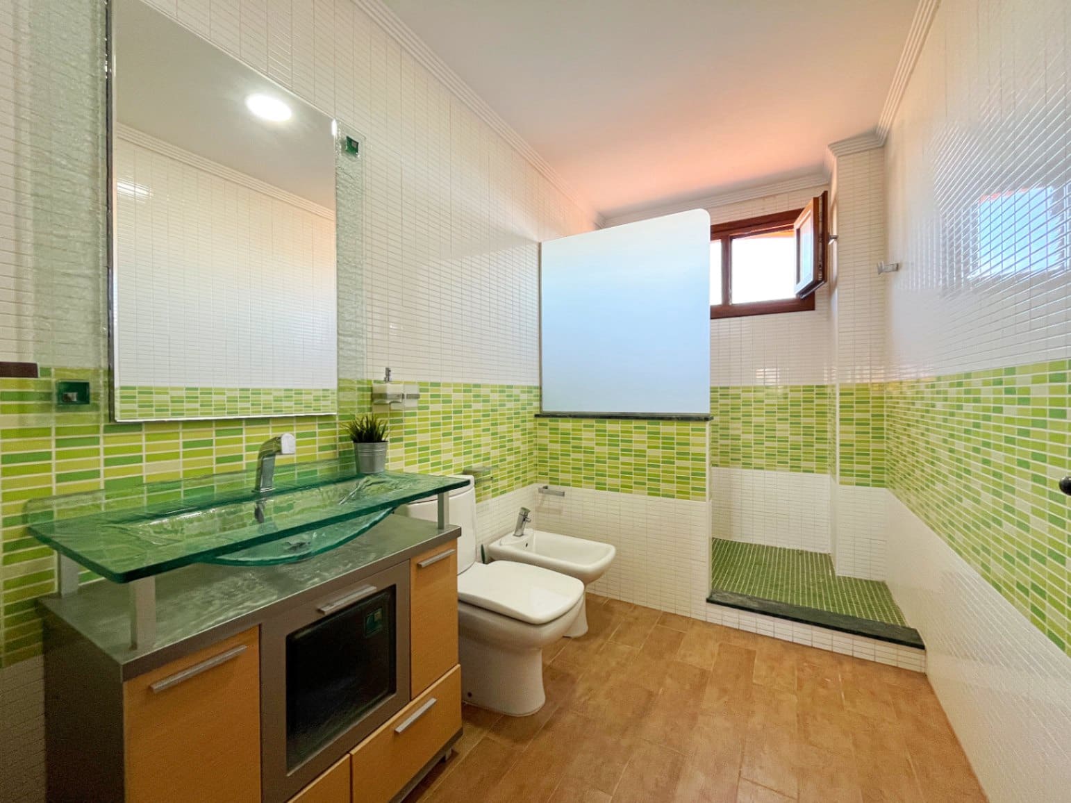 7 chambre Villa/Maison à vendre à Piles avec piscine garage - 520 000 € (Ref: 9022602)