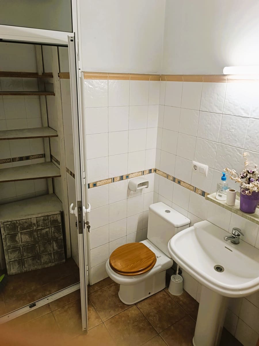 Commercial for sale in Teulada - € 168,000 (Ref: 9113720)