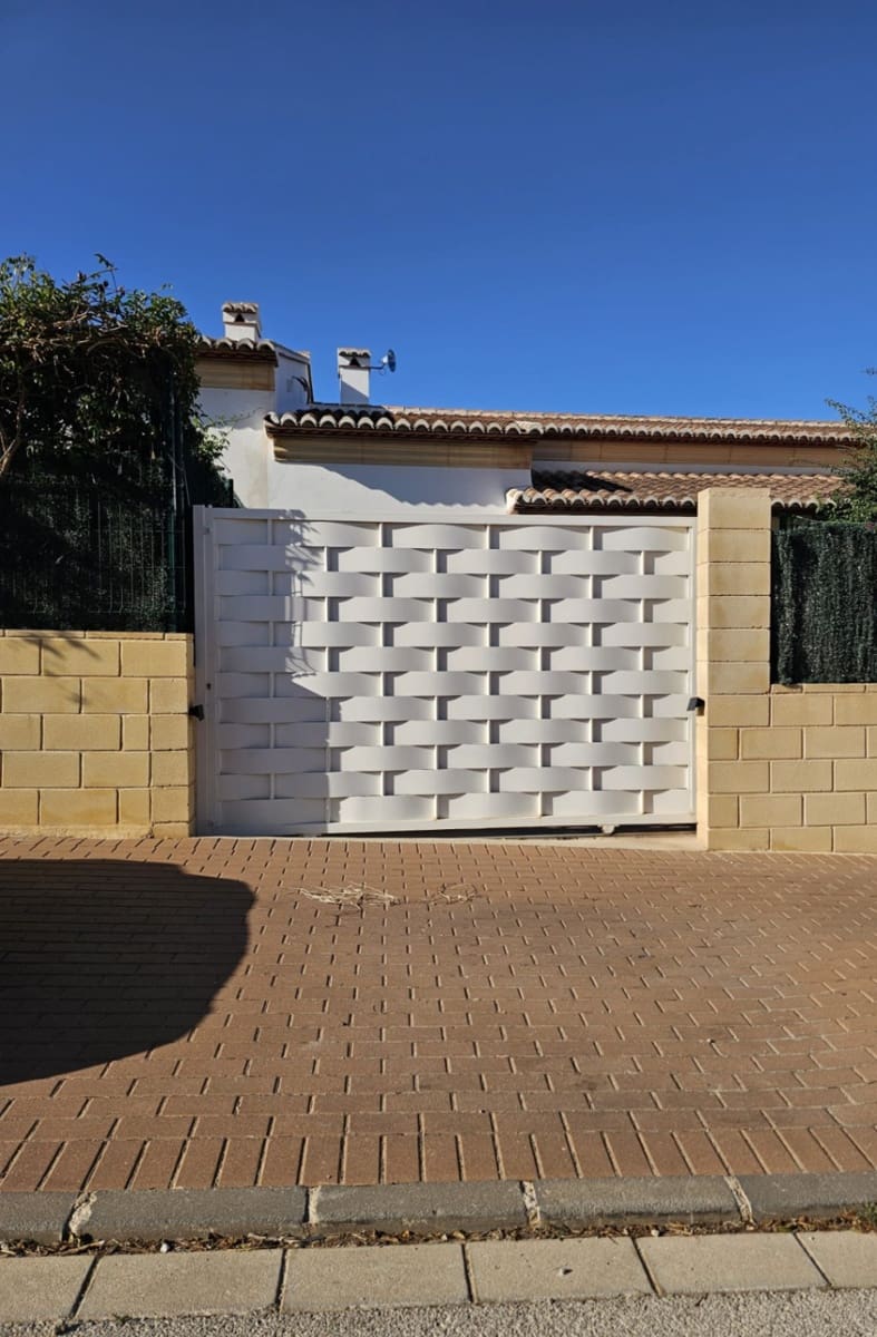 2 soverom Rekkehus til salgs i Benitachell / Benitatxell med svømmebasseng garasje - € 289 000 (Ref: 9235172)