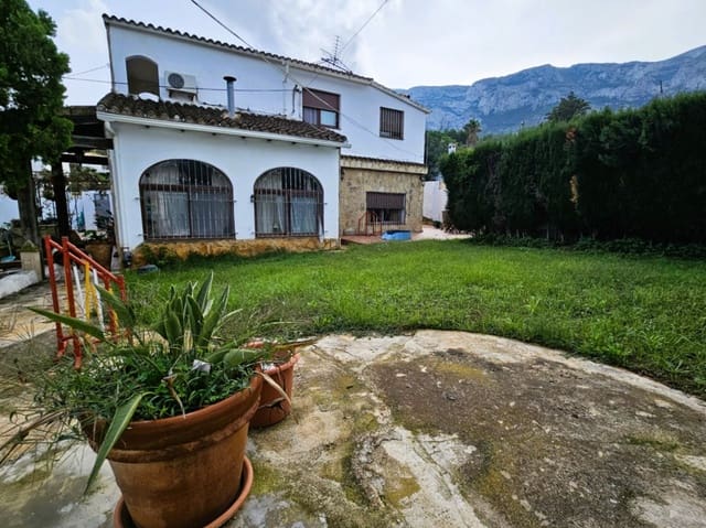 4 sypialnia Willa na sprzedaż w El Montgó, Dénia z basenem garażem - 649 000 € (Ref: 9340531)