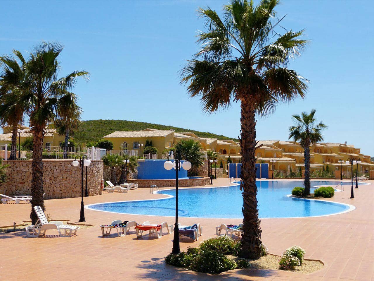 2 soveværelse Rækkehus til salg i Benitachell / Benitatxell med swimmingpool garage - € 190.000 (Ref: 9371642)