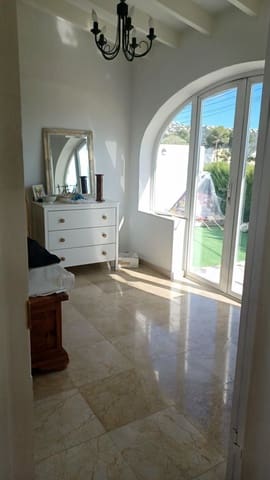 2 soveværelse Villa til salg i Teulada Pueblo, Teulada-Moraira med garage - € 399.000 (Ref: 9371652)