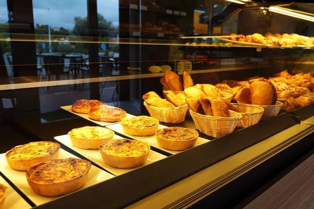 Commercial for sale in Teulada Pueblo, Teulada-Moraira with garage - € 60,000 (Ref: 9390043)