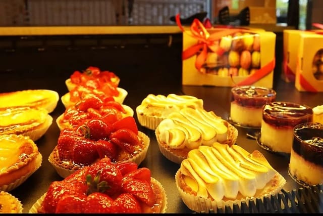 Commercial for sale in Teulada Pueblo, Teulada-Moraira with garage - € 60,000 (Ref: 9390043)