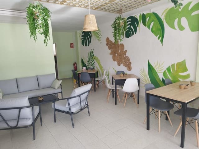 Commercial for sale in Teulada Pueblo, Teulada-Moraira with garage - € 60,000 (Ref: 9390043)