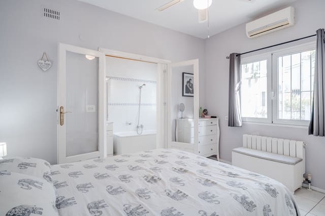 4 makuuhuone Huvila myytävänä paikassa Moraira, Teulada-Moraira mukana uima-altaan - 565 000 € (Ref: 9494476)