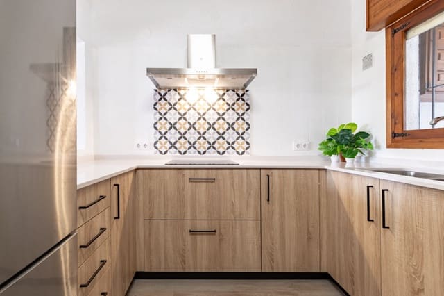 2 makuuhuone Bungalow myytävänä paikassa Benissa mukana 
autotalli - 279 000 € (Ref: 9598504)